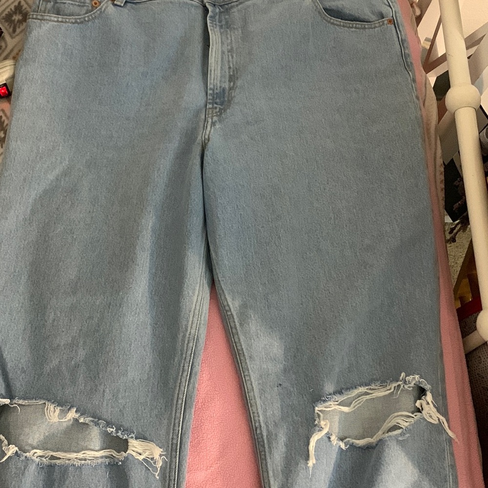 Hello! I am selling Blue Asos Mom Jeans Baggy pants!